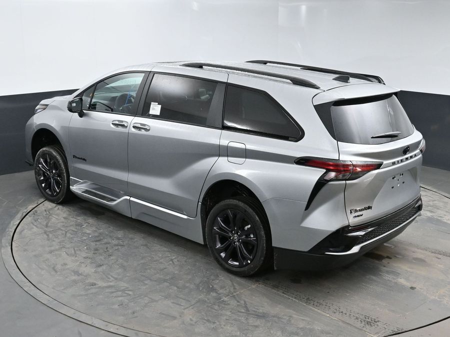 2025 Toyota Sienna XSE