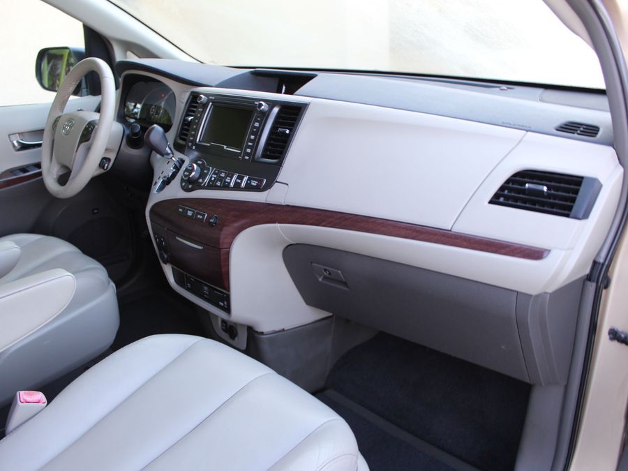 2014 Toyota Sienna XLE