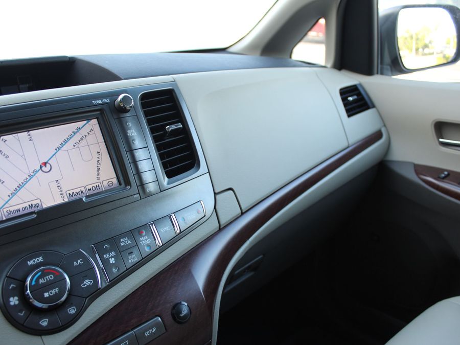 2014 Toyota Sienna XLE