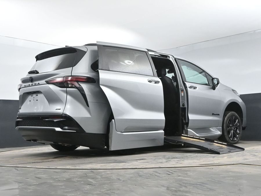 2025 Toyota Sienna XSE