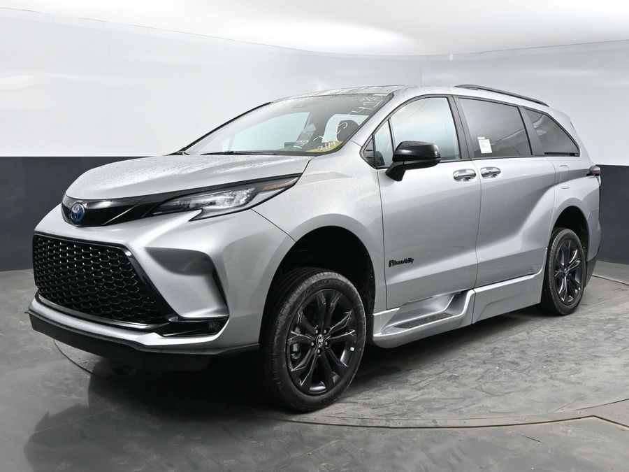 2025 Toyota Sienna XSE