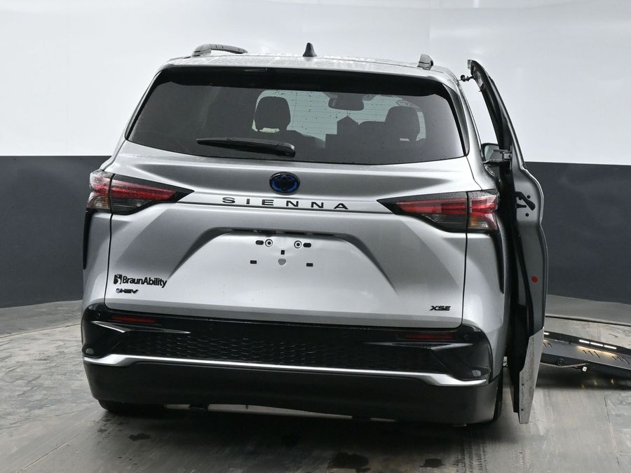 2025 Toyota Sienna XSE