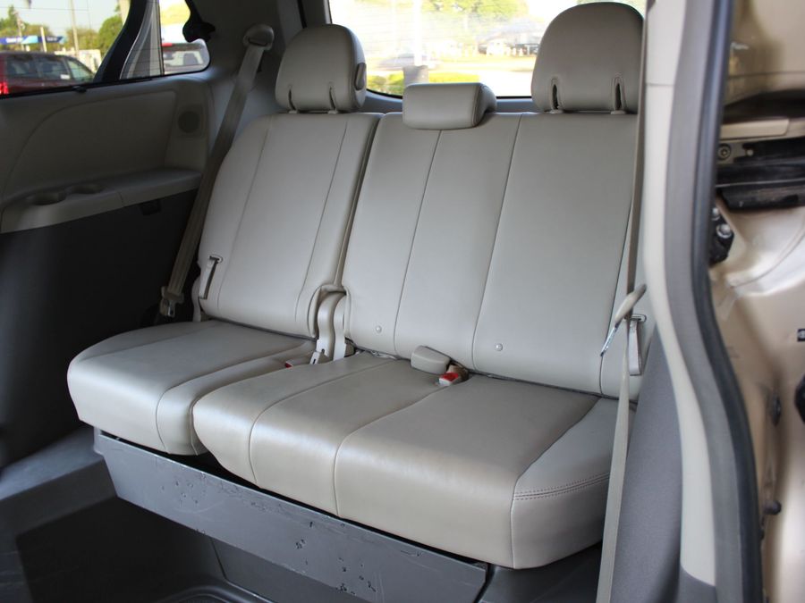 2014 Toyota Sienna XLE