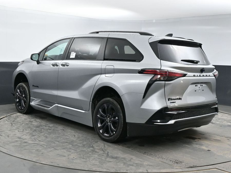 2025 Toyota Sienna XSE