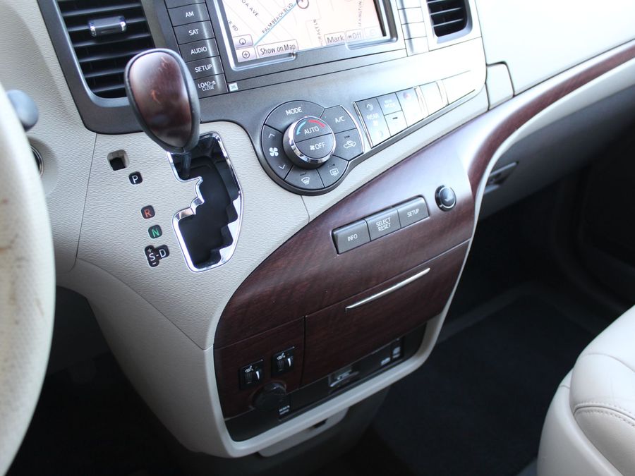 2014 Toyota Sienna XLE