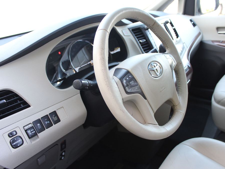 2014 Toyota Sienna XLE
